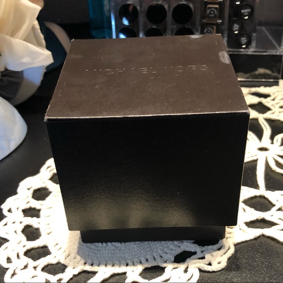 Michael Kors Watch - Picture 5 of 6